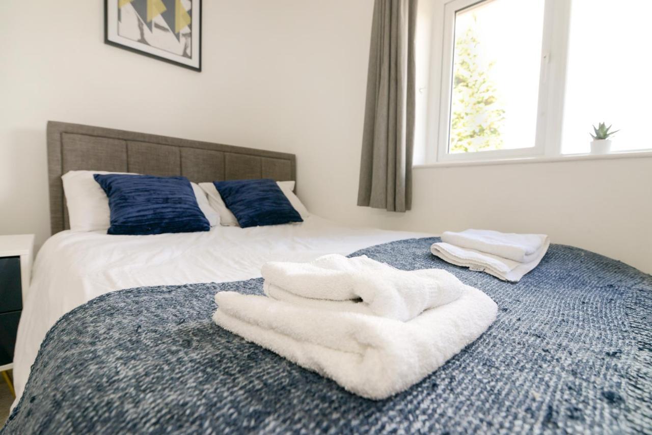 נוטינגהאם Alderton House - Spacious 3 Bed With Parking מראה חיצוני תמונה