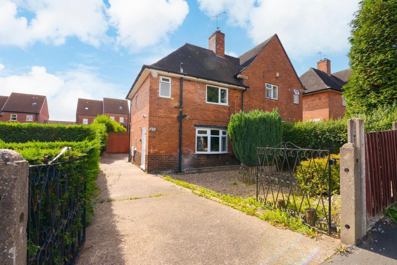 נוטינגהאם Alderton House - Spacious 3 Bed With Parking מראה חיצוני תמונה