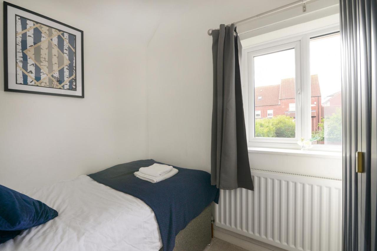 נוטינגהאם Alderton House - Spacious 3 Bed With Parking מראה חיצוני תמונה