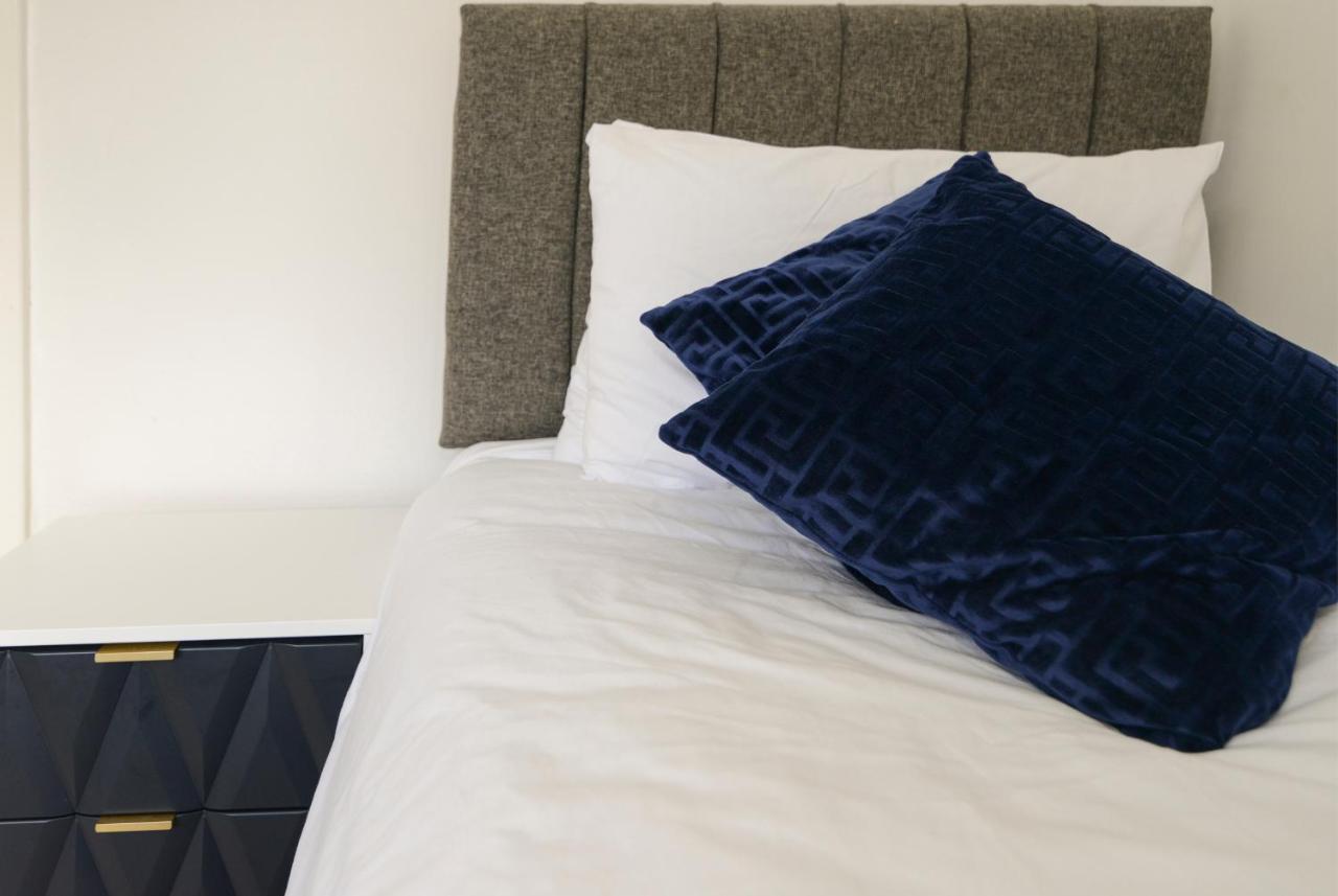 נוטינגהאם Alderton House - Spacious 3 Bed With Parking מראה חיצוני תמונה