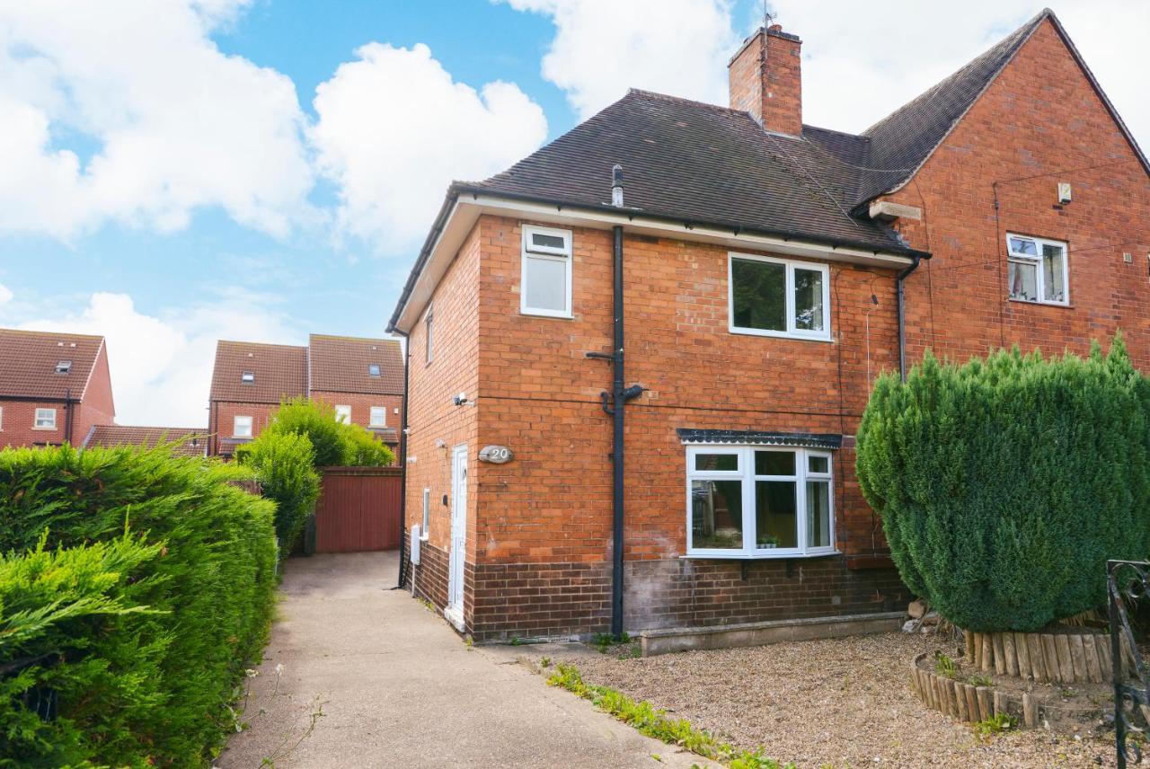 נוטינגהאם Alderton House - Spacious 3 Bed With Parking מראה חיצוני תמונה